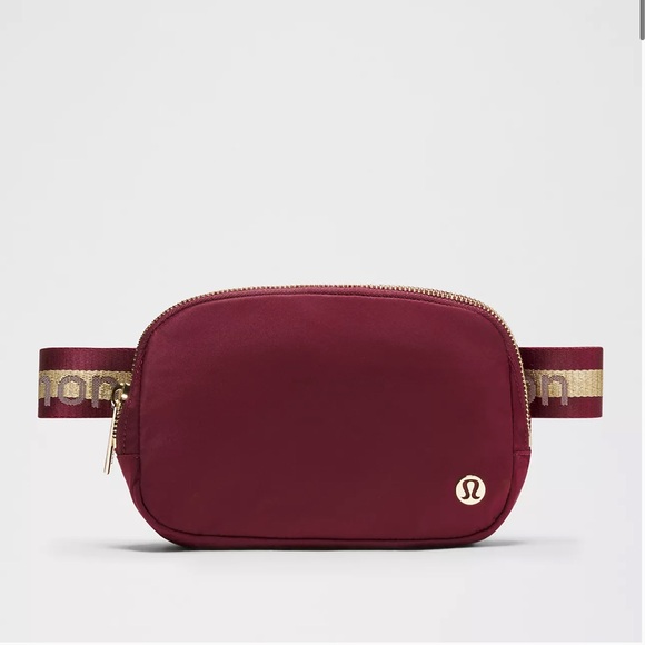 lululemon athletica Handbags - Lululemon Everywhere Belt Bag DELX/GOLD/BONE 1L